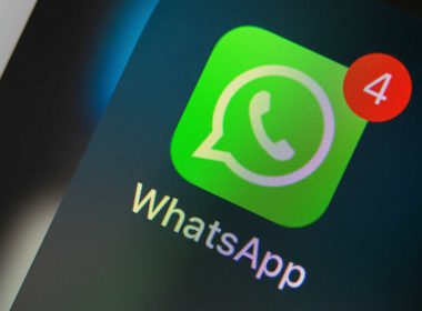 Tren Baru Cara Bikin Stiker WhatsApp Dengan AI
