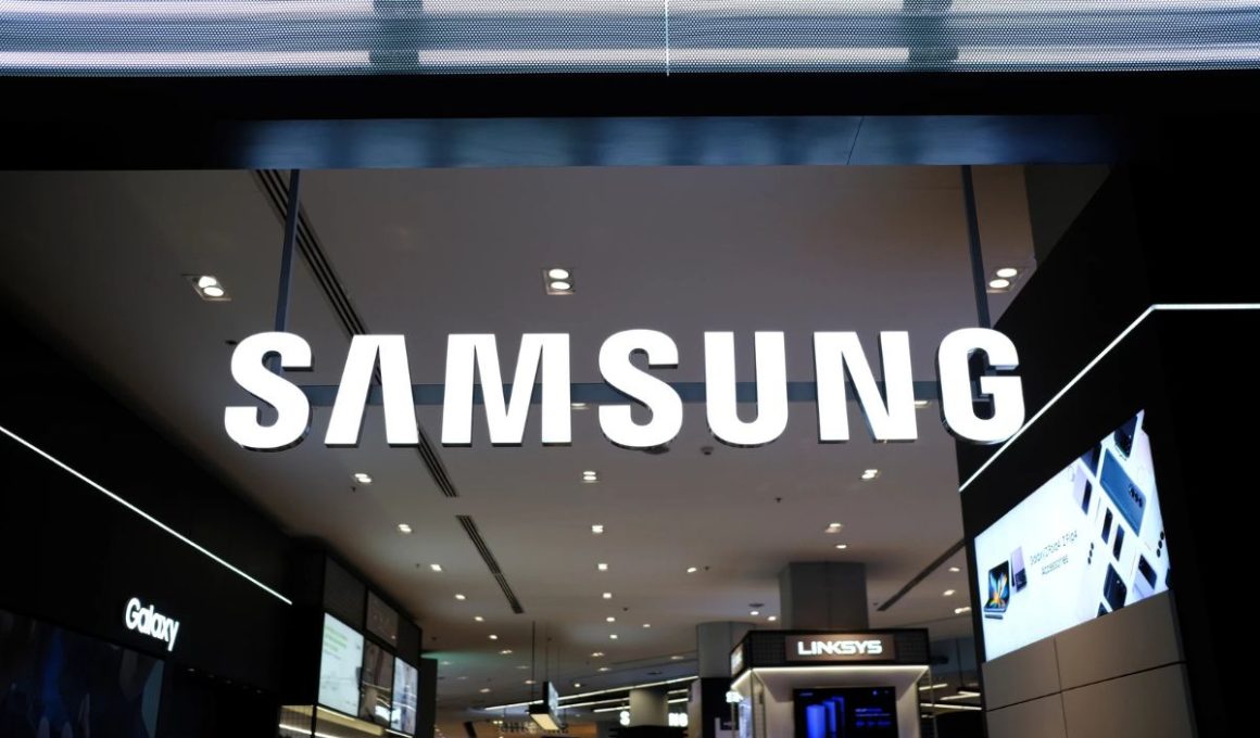 Anting dan Kalung Samsung Berteknologi