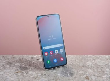 Samsung Galaxy S25 FE menghadirkan teknologi layar flagship